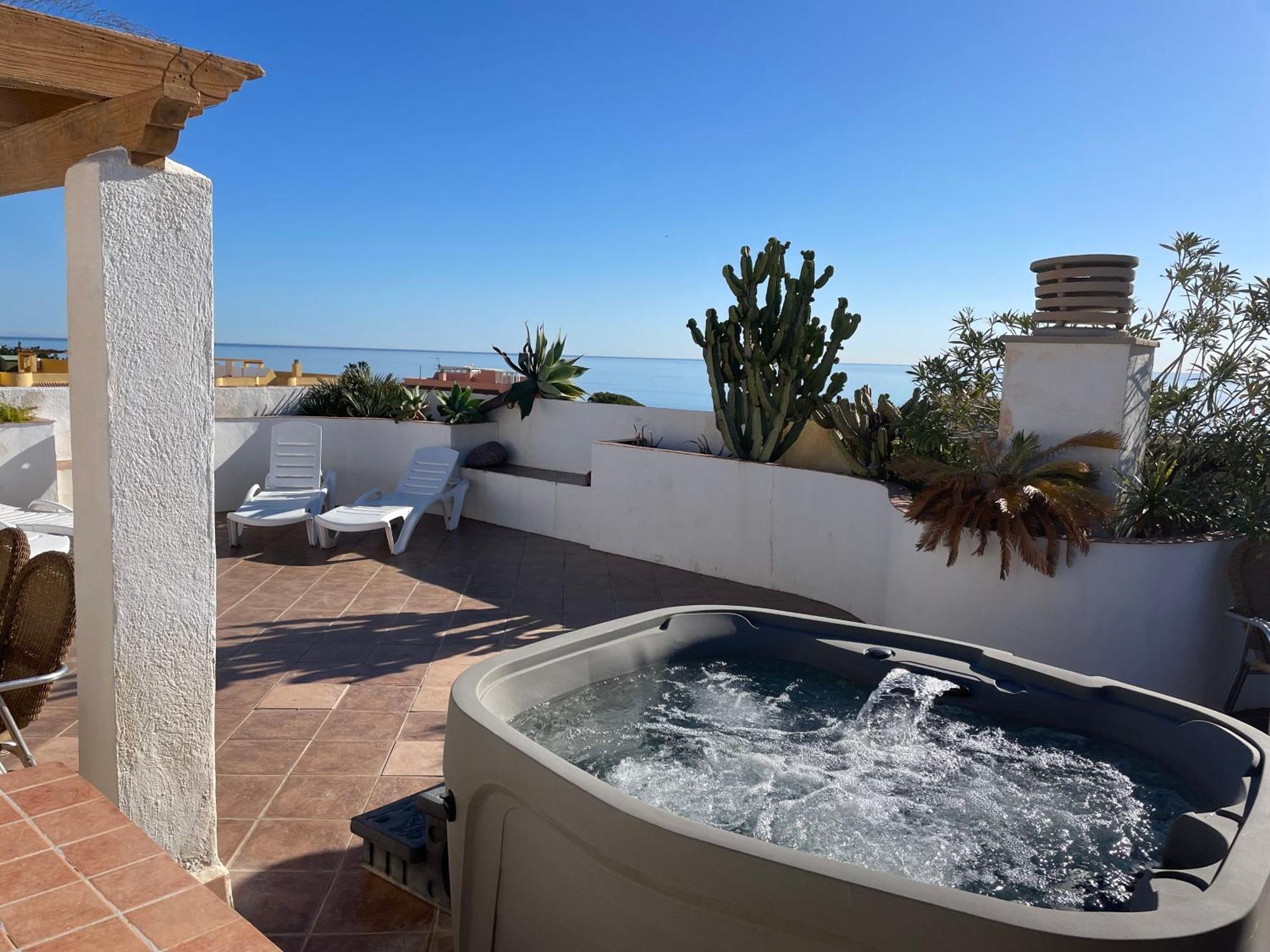 Penthouse With Private Roof Terrace And Jacuzzi Apartment Fuengirola Exterior photo